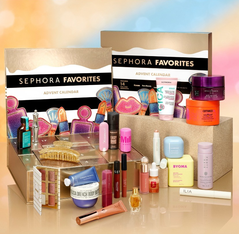 Calendrier de l’Avent Sephora Favorites 2025 – coffret beauté luxe avec produits maquillage, soins visage, parfums et accessoires des marques Laneige, Byoma, Amika, Ilia et plus.